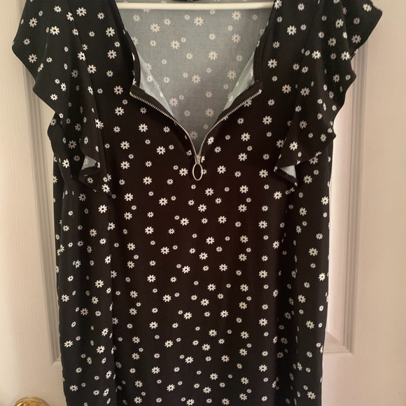 2 Dye 4 Black Floral Top - Picture 2 of 5